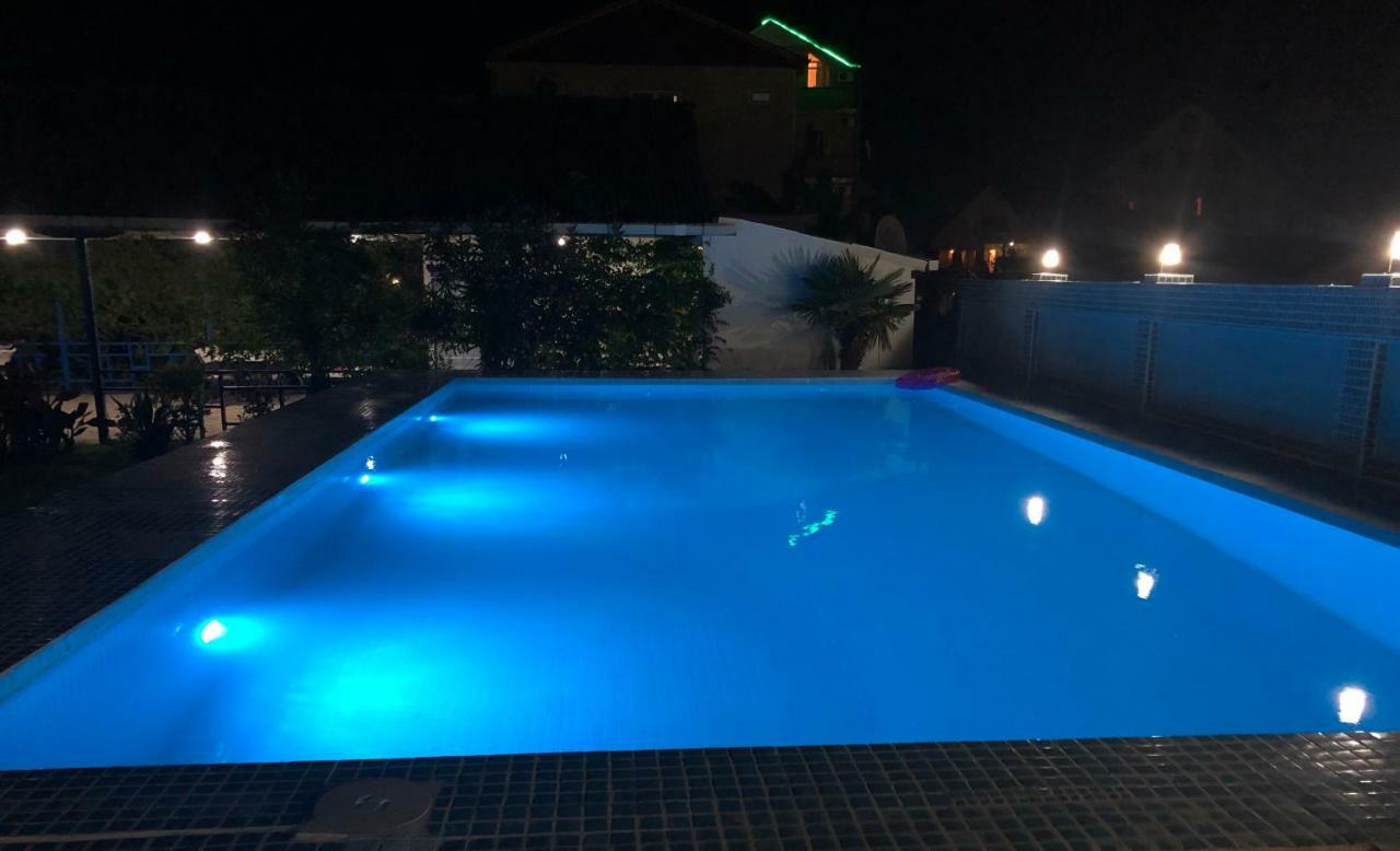 Hotel Mirage อูเรคี ภายนอก รูปภาพ